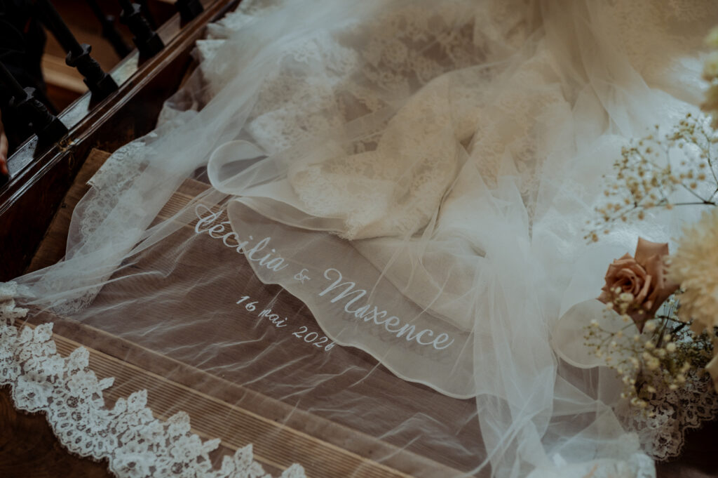 détail du voile de la mariée